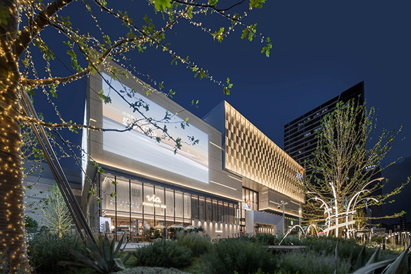 江岸天街。龍湖商業供圖