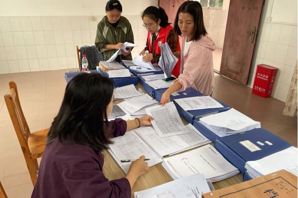 現場細致檢查工作。重慶市一福養老發展中心供圖