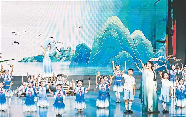 10月20日，江上風清·重慶清廉故事創作大賽頒獎活動舉行。圖為情景劇表演環節。記者 齊嵐森 攝/視覺重慶