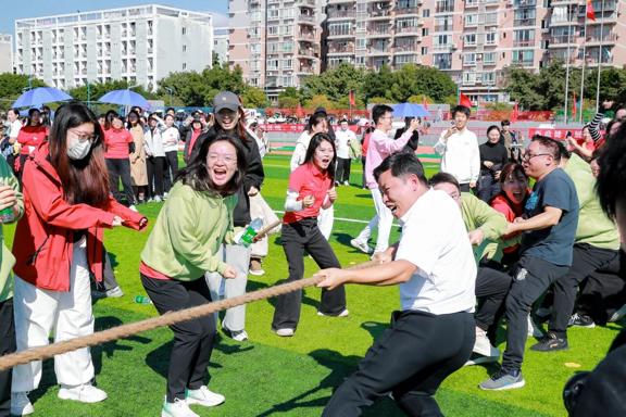 拔河比賽。西南政法大學供圖