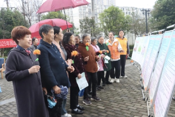 現場講解。屠歡攝