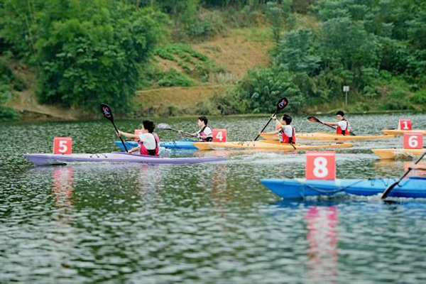 成渝校際皮劃艇對抗賽現場。重慶市江北區槳板協會供圖