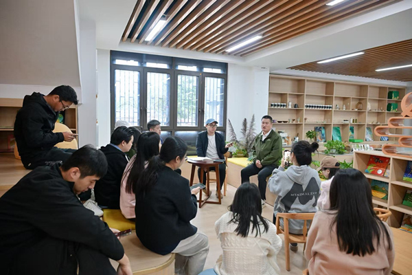 張升平接受采訪。主辦方供圖