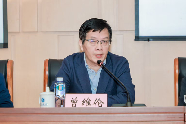 重慶工商大學黨委書記曾維倫致辭。重慶工商大學供圖