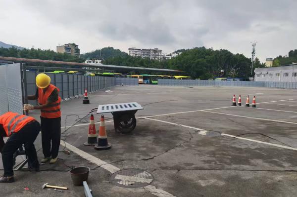 施工單位現場詳細勘查。渝運集團萬盛分公司供圖