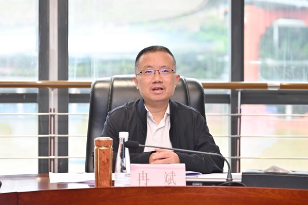 重慶文旅集團黨委書記、董事長冉斌推介發言。鄒樂攝